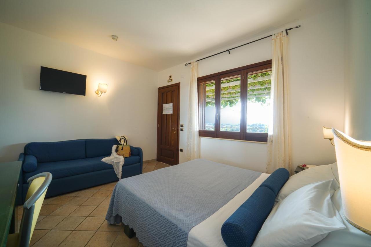 Hotel Scoglio Del Leone Zambrone Exteriér fotografie