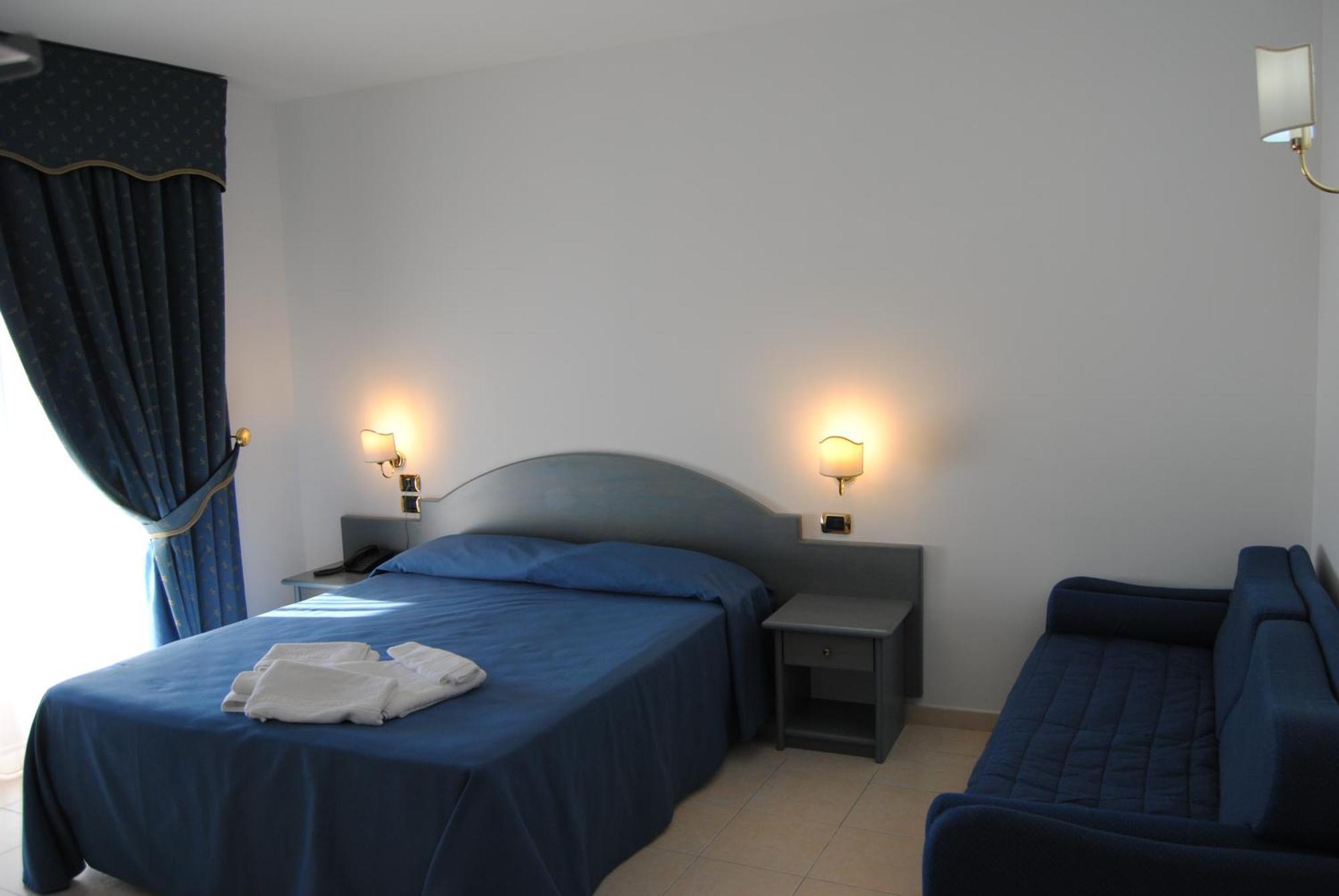 Hotel Scoglio Del Leone Zambrone Exteriér fotografie