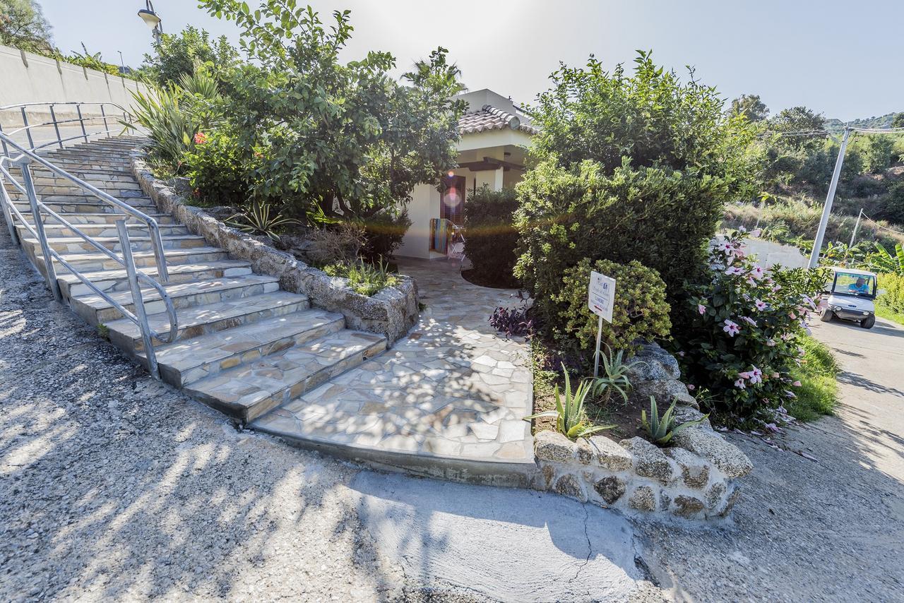 Hotel Scoglio Del Leone Zambrone Exteriér fotografie